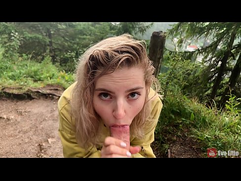 ❤️ Merch yn llyncu cum ar ôl blowjob cyhoeddus - Eva Elfi ❤❌ Rhyw o safon wrthon ni